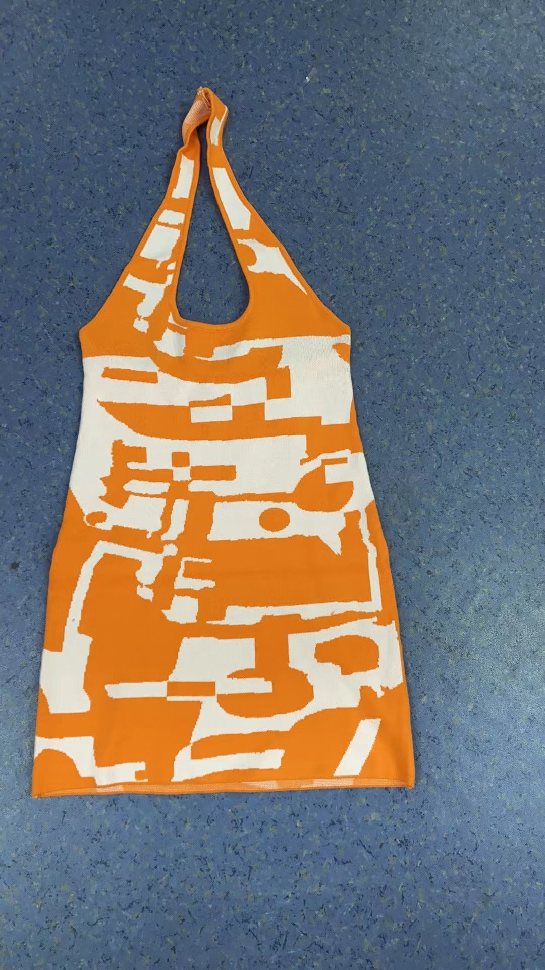 Dame trendy minikjole med kreativ grafiktryk Skovae