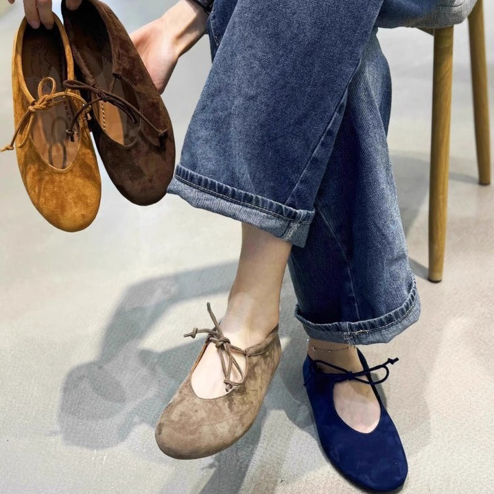 Dame Wildleder Ballerina Flats med justerbar binding detail Stilla