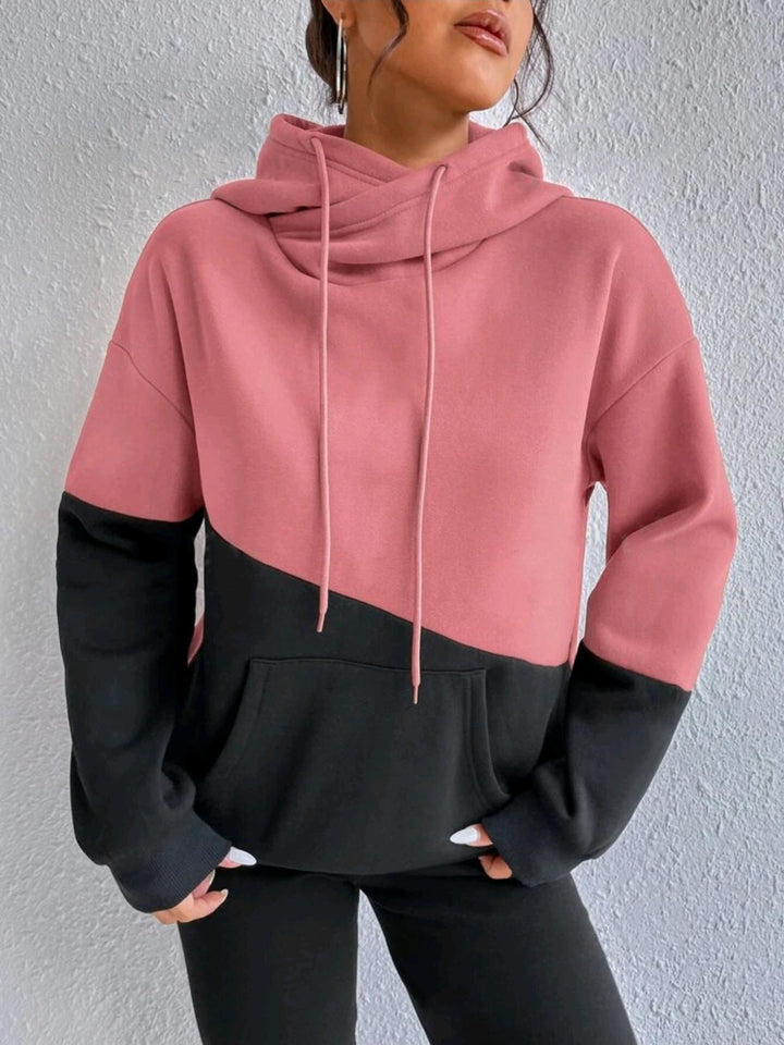 Dame hoodie med kunstnerisk farveblokdesign Stilla