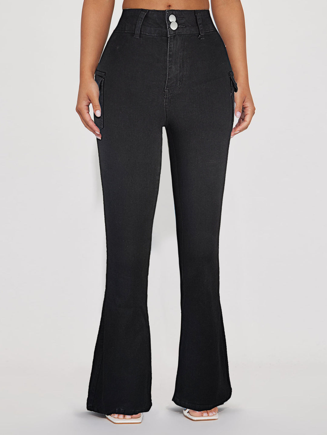 Dame Bootcut Jeans med høje lommer og dekorative knapdetaljer Stilla