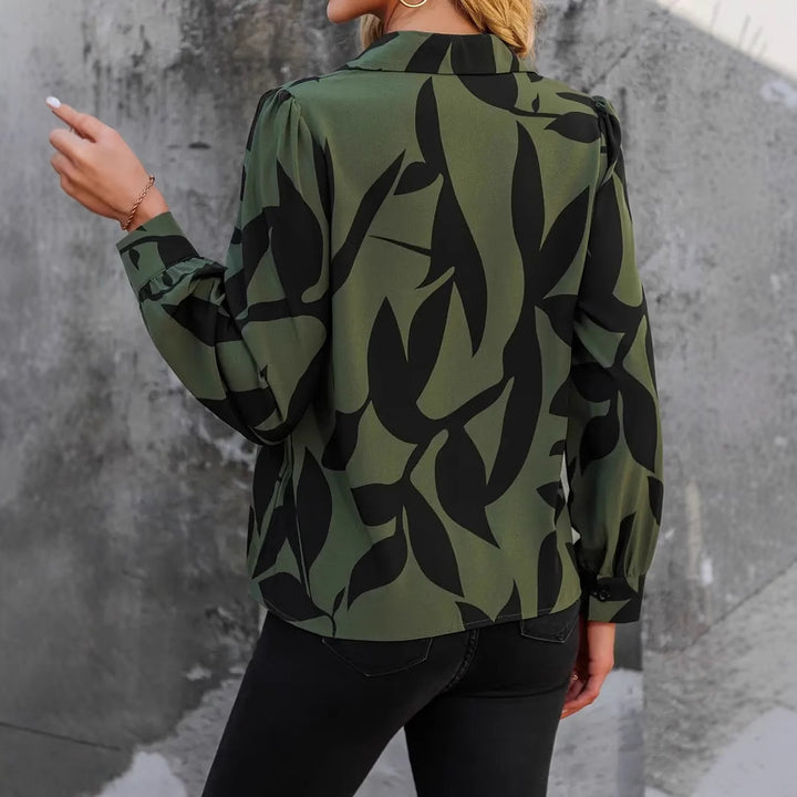 Dame elegant bluse med bladmønster og flot knapliste Stilla