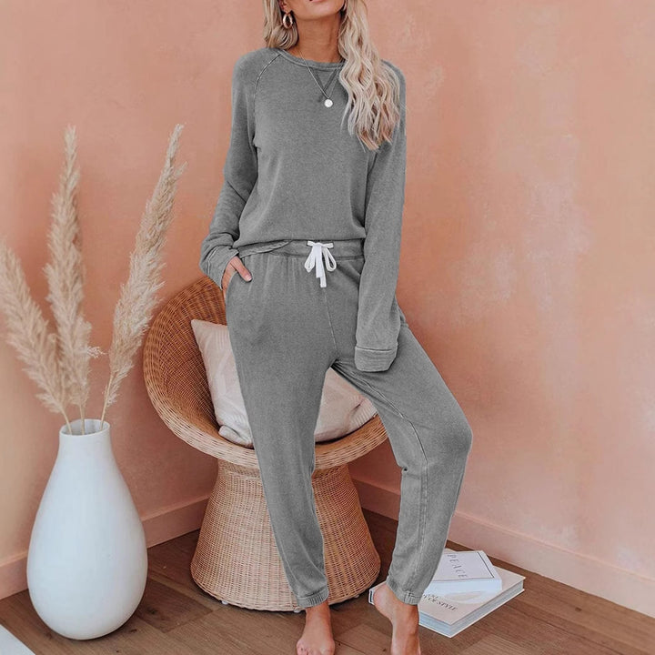 Kvindernes komfortable lounge sæt med stilfuld oversized sweater og afslappende bukser Stilla