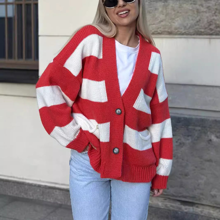 Kvinders hyggelige oversized cardigan med moderne striber og lommer Stilla