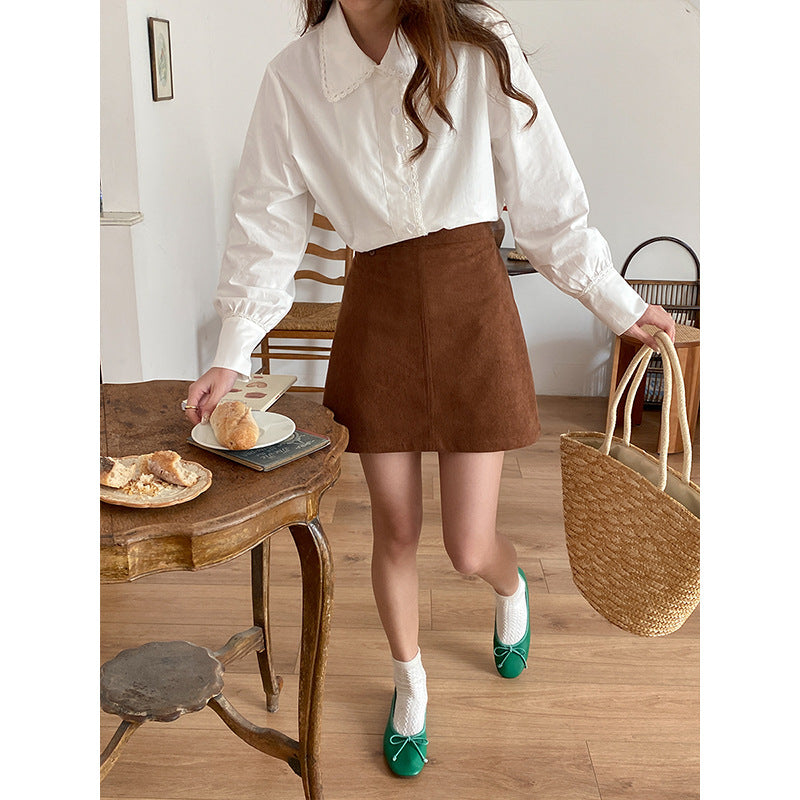 Kvinders elegante bluse med blondeskrave Stilla