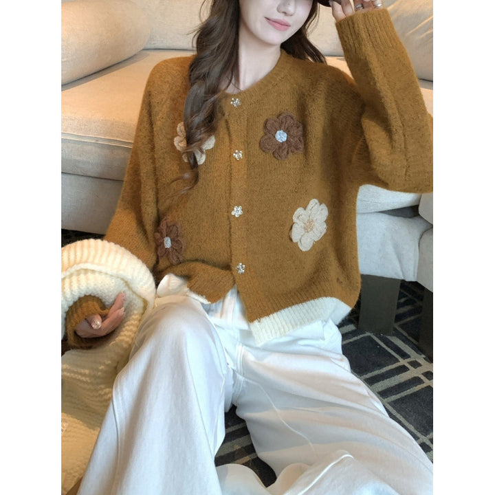 Dame Cozy Cardigan med Blomsterapplikationer Stilla