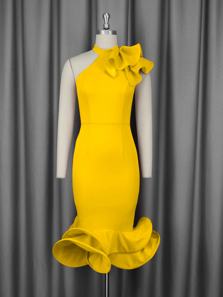 Damer Elegant aftenkjole med asymmetrisk design og voluminøs ruffles accent Skovae