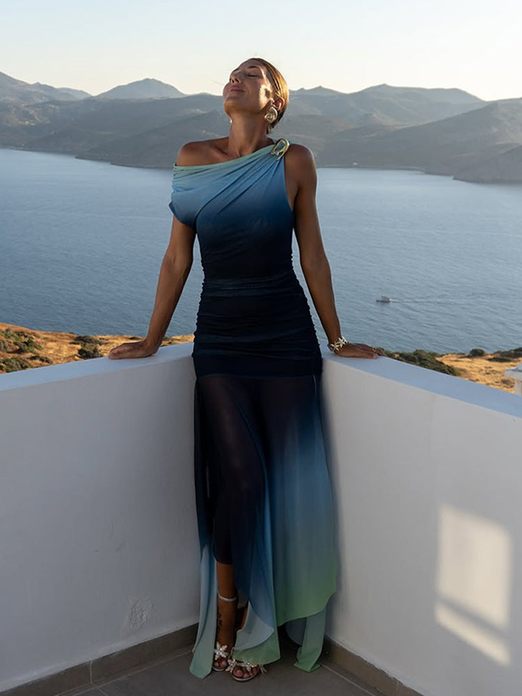 Dame maxikjole med asymmetrisk snit og elegant chiffon-finish Stilla
