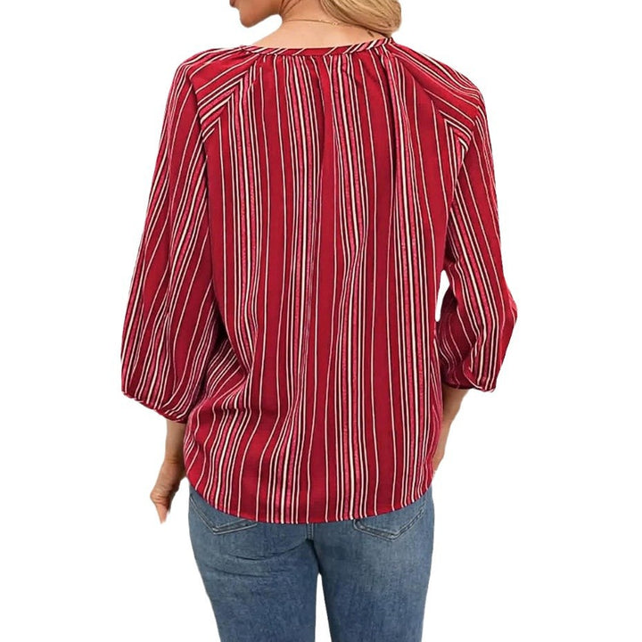 Dame bluse skjorte med elegante striber og feminine detaljer Stilla