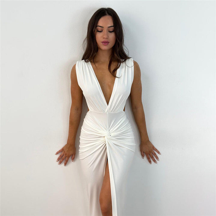 Dame Elegant aftenkjole med dyb V-udskæring og sidelange cut-outs Stilla