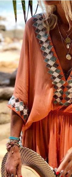 Dame Kaftan med usædvanlig V-udskæring og dekorativ søm Stilla