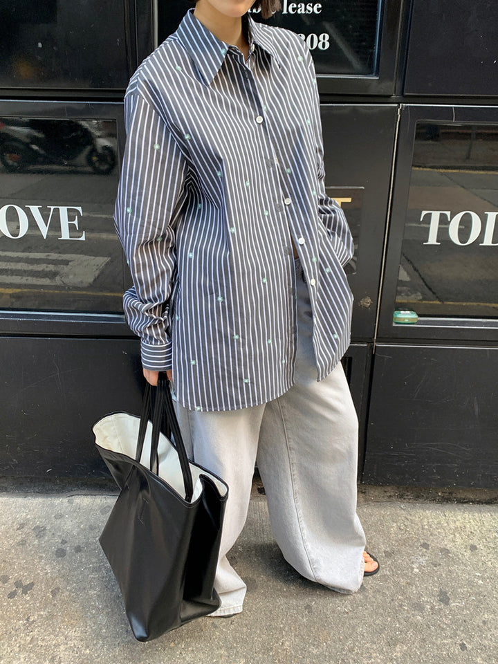 Dame Oversized Skjorte med fine striber og dekorative accenter Stilla