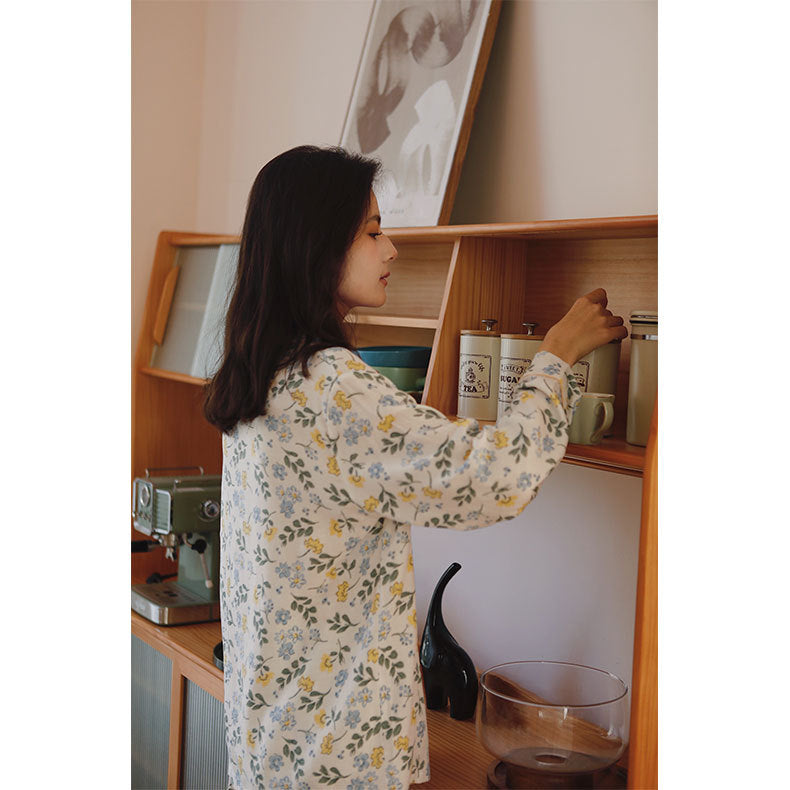 Dame elegant natwear-kombination i åndbart bomuld med blomsterdesign Stilla