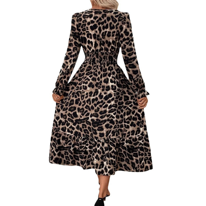 Dame Maxi-kjole med leoparddesign og voluminøs kant Stilla