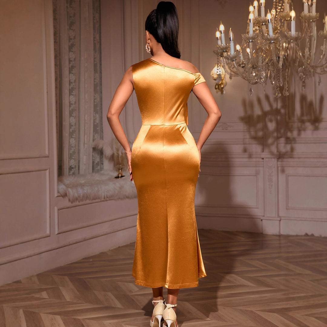 Dame elegant satin cocktailkjole med skulderfolder og sideslids Skovae