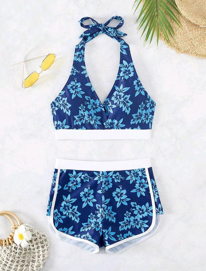 Dame Mode Bikini-sæt med blomster-halter-top og sporty shorts Stilla