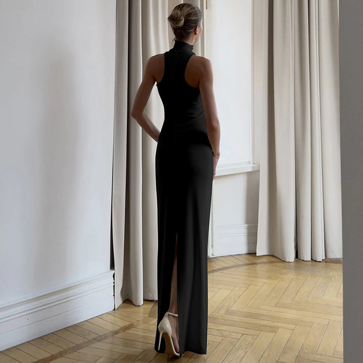 Dame elegance lang aften kjole med halvmandskrave og edle accenter Skovae