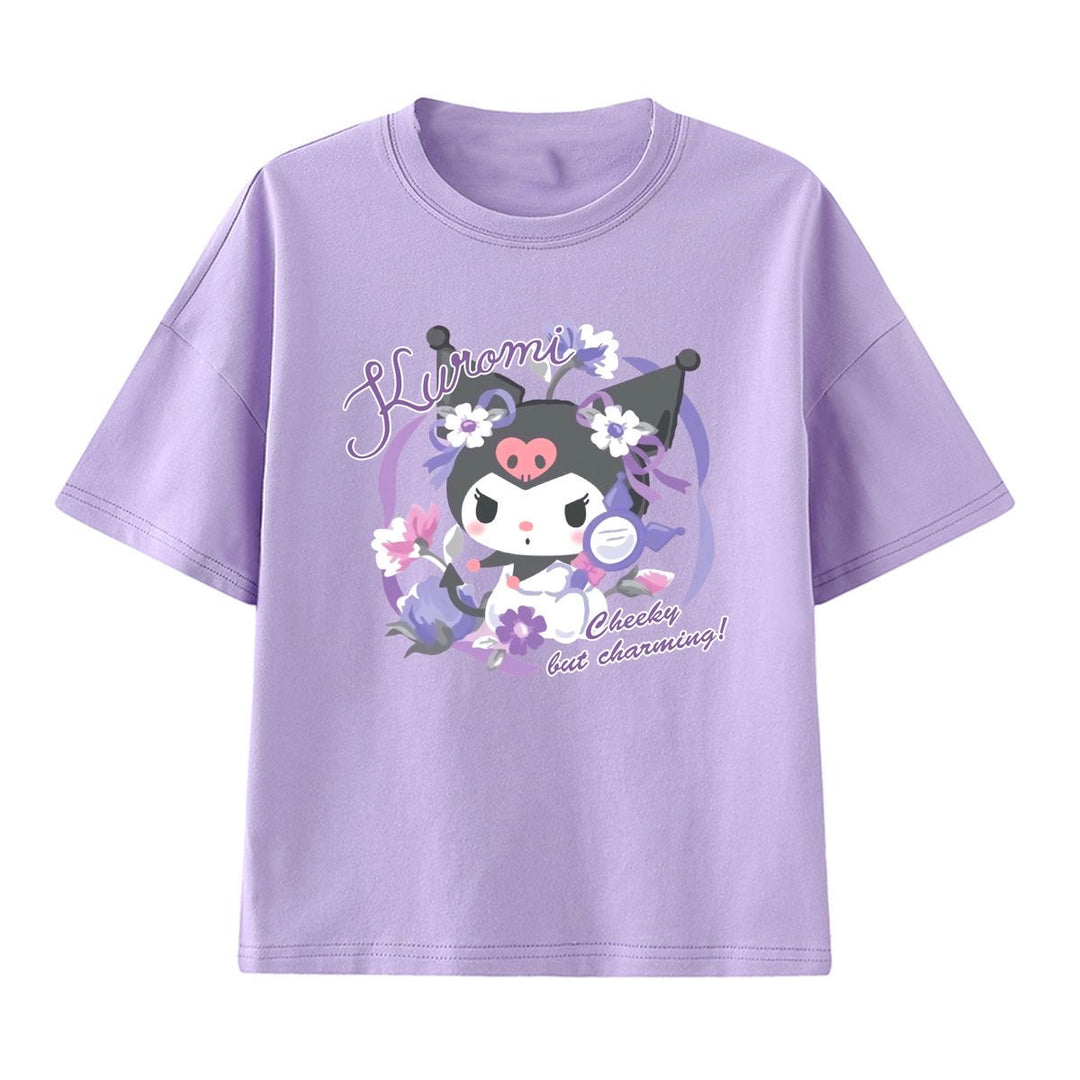 Dame T-shirt med stort Kuromi-motiv og legende tryk Stilla