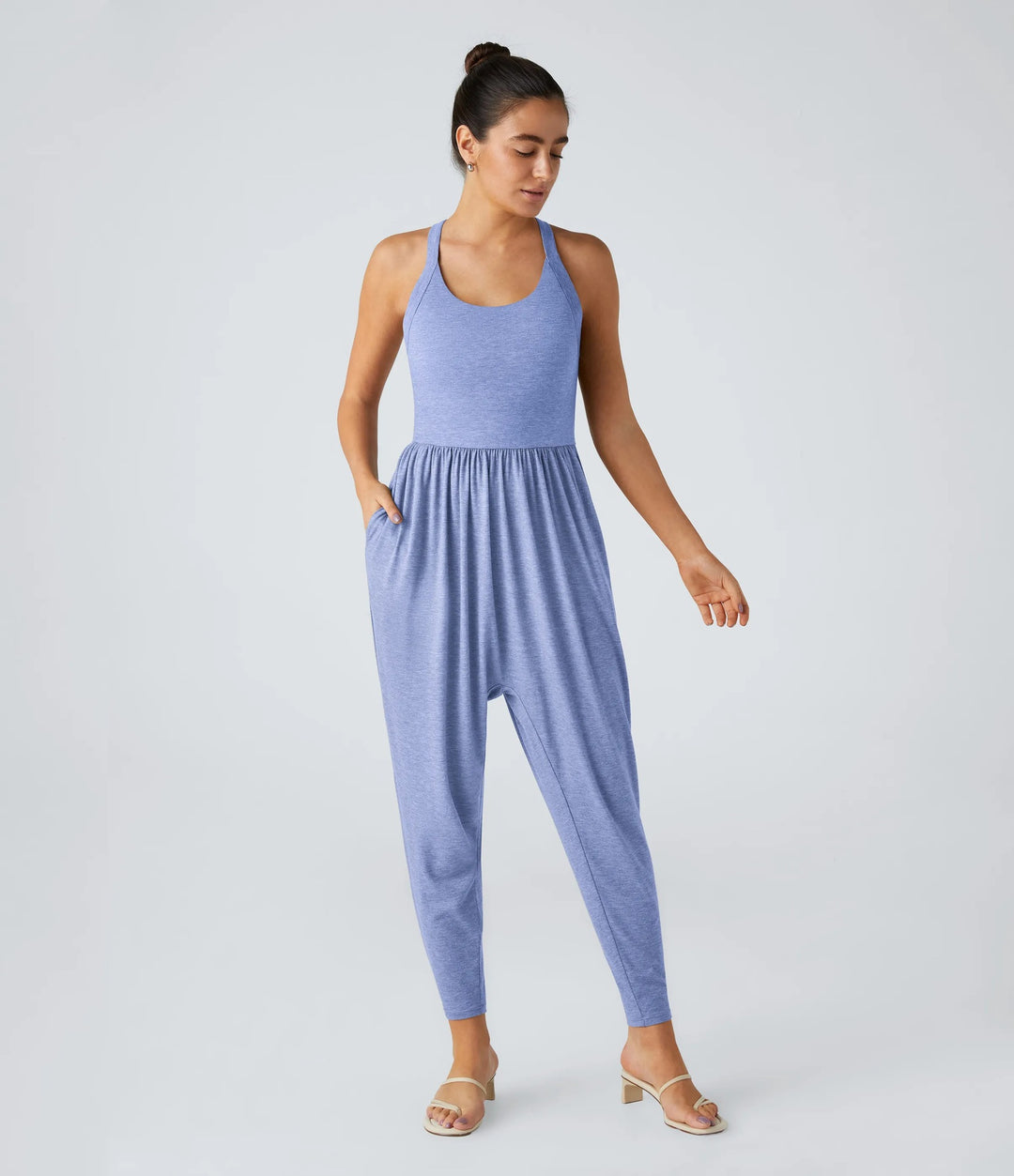 Dame jumpsuit med afslappet snit og praktiske sidelommer Stilla