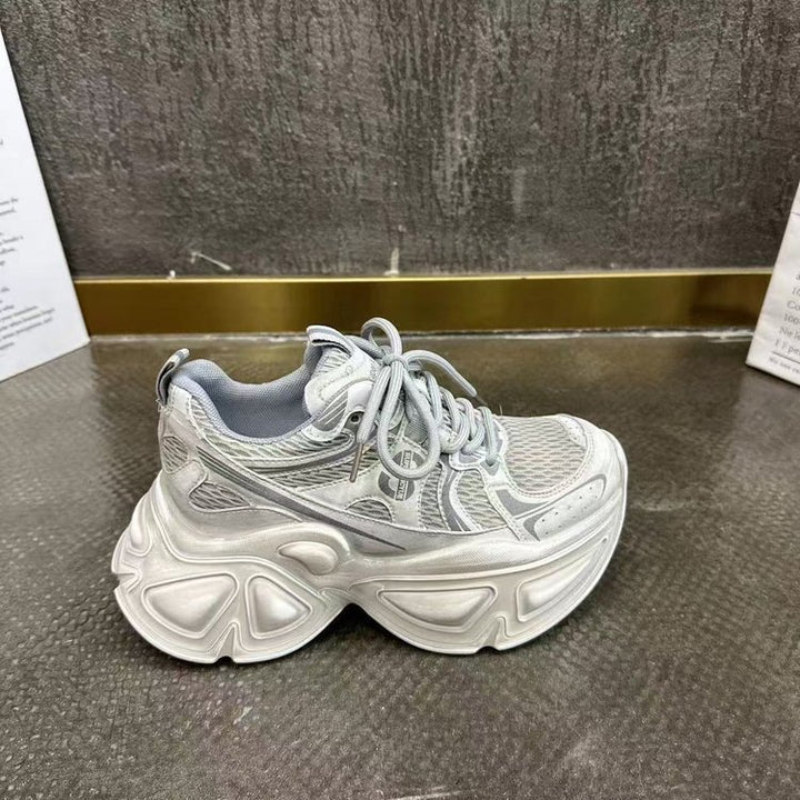 Dame sporty sneakers i futuristisk design Stilla