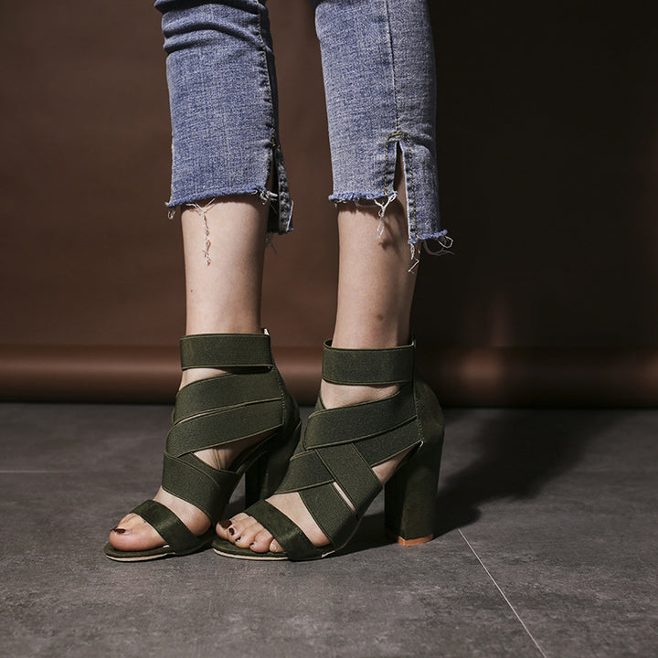 Dame sandaler med elegante remme og blokhæl Stilla