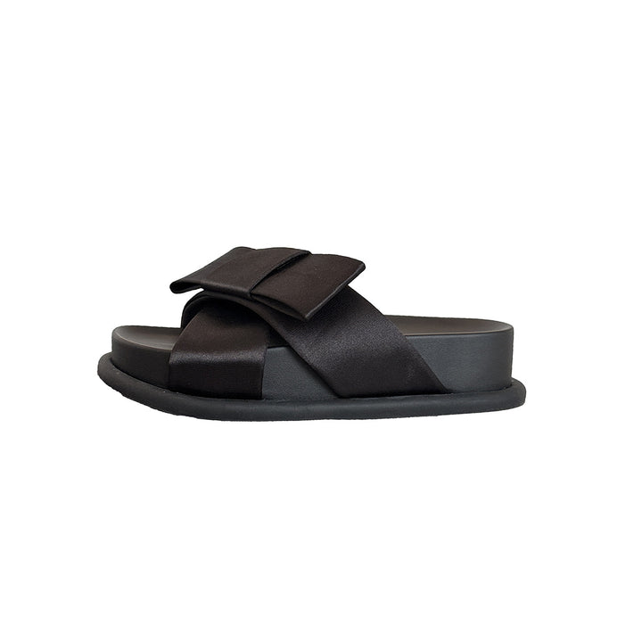 Femme Chic Cross-strap Riemchensandaler Stilla