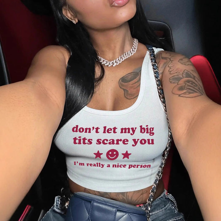Dame Crop-top med kreativ statementtryk Skovae