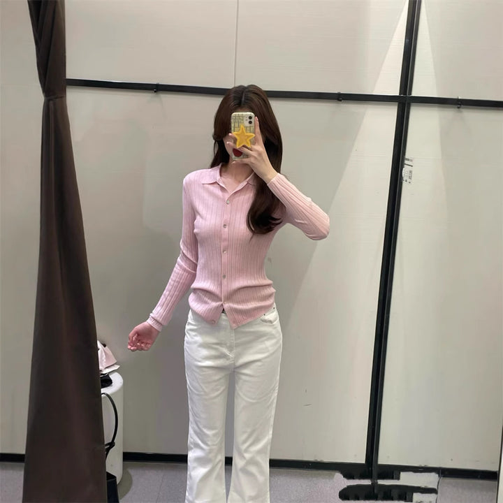 Dame fine strikbluse med elegant krave og knaplukning Stilla