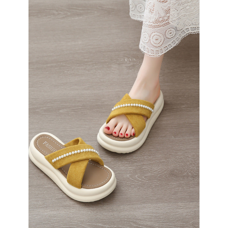 Dame sandaler med moderne remdesign og elegant perledekorering Stilla