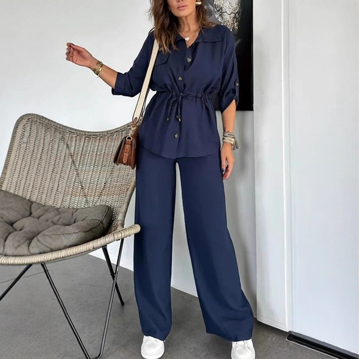 Dame stilfuld og komfortabel sæt bestående af bluse og bukser med fashionable bindebælter Stilla