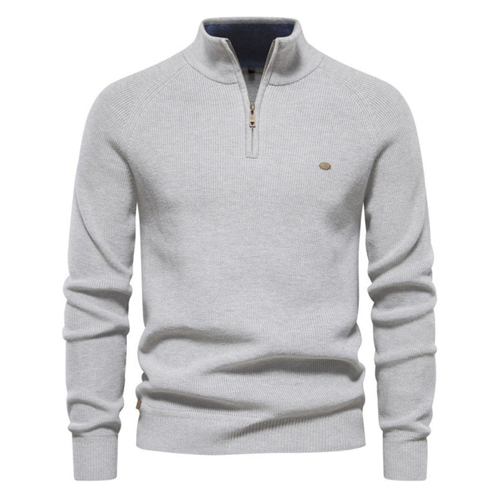 Herre ståkravepullover med elegant struktur og praktisk halvlynlås Stilla