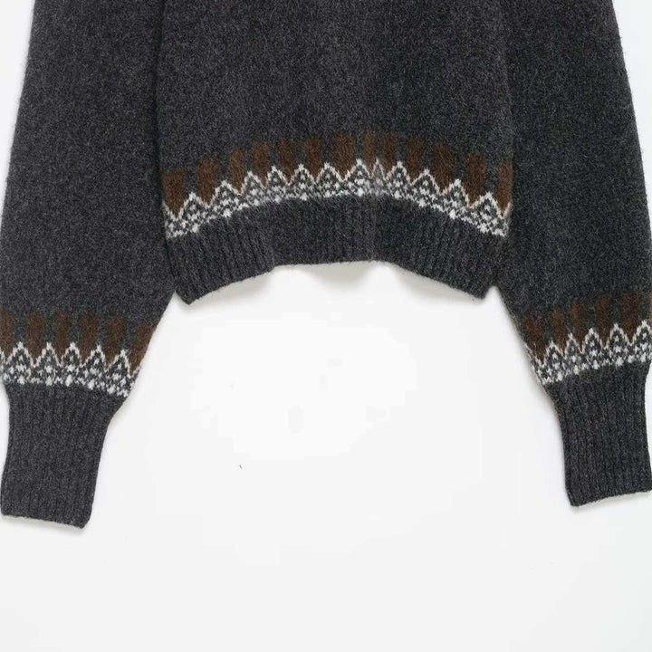 Kvinders strikket sweater med moderne norsk mønster og løstsiddende pasform Stilla