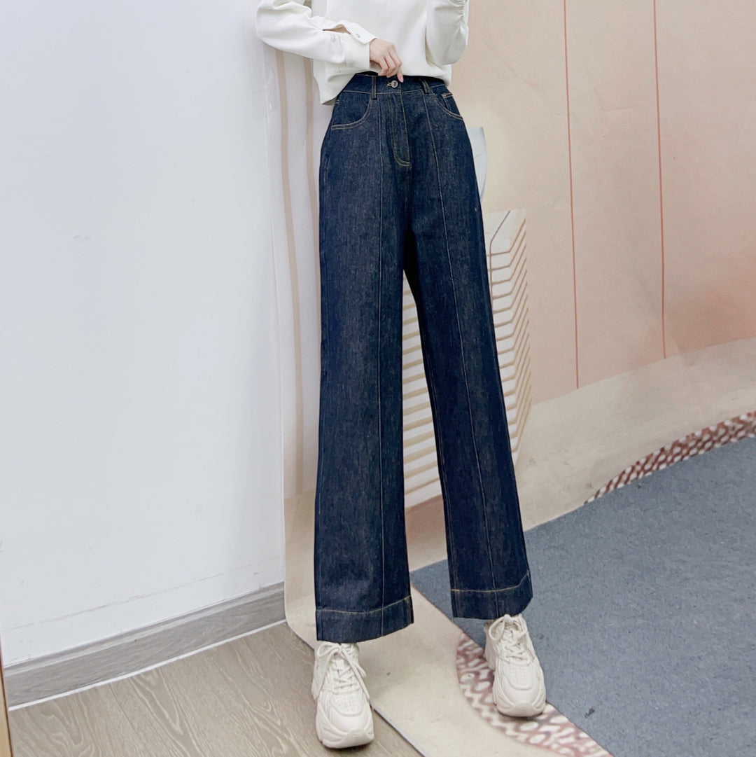 Dame Løse Højtaljede Jeans med karakteristisk snit og afbalancerede detaljer Stilla