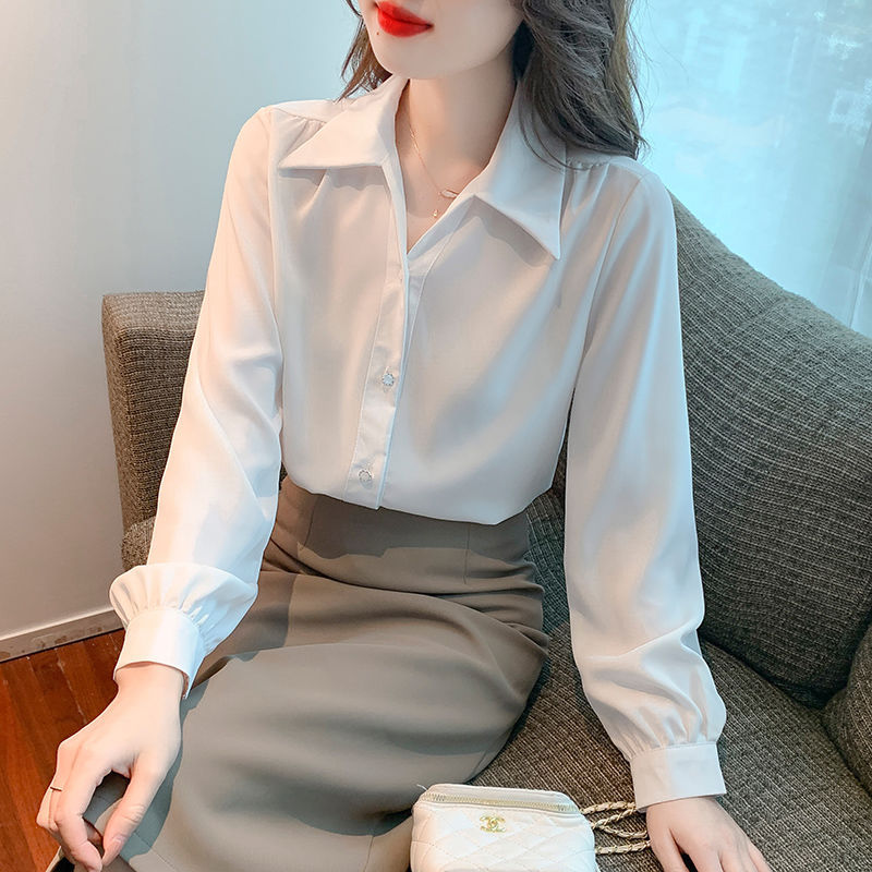 Damer elegant bluse med klassiske detaljer Stilla
