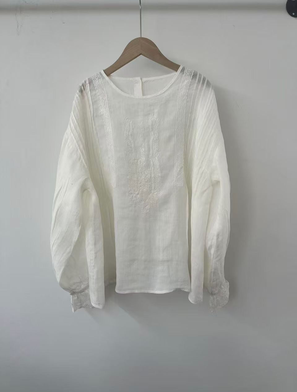 Femme Broderet Langærmet Bluse Stilla