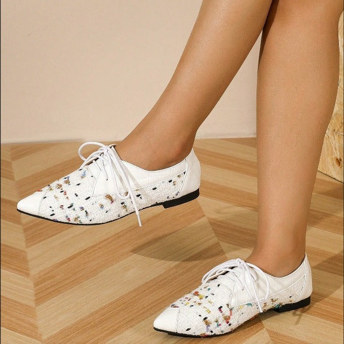 Dame ballerinas med gennemsigtigt netdesign og prikker Stilla