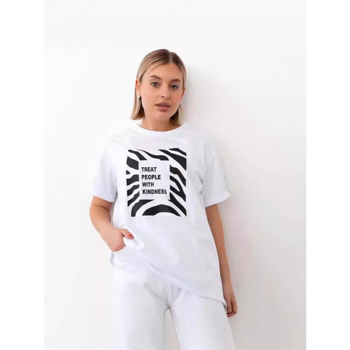 Dame T-shirt med inspirerende zebra-print og positivt slogan Stilla