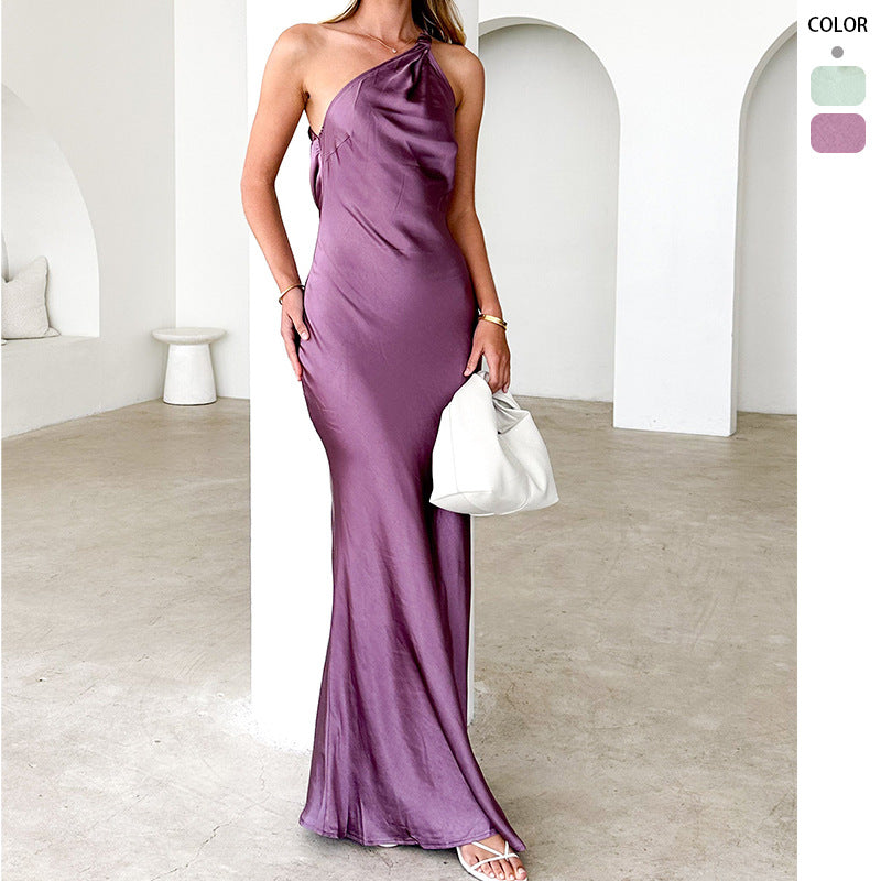Dame elegante maxi kjole med asymmetrisk strop og glidende satin fald Skovae