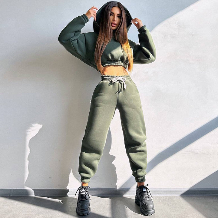 Kvinders sporty cropped sweat sæt med elastisk talje og praktiske lommer Skovae