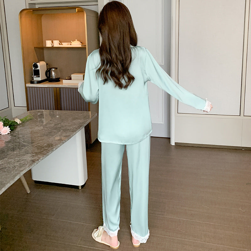 Dame Satin Pyjamasæt med elegante spidsærmer og knapbar top Stilla