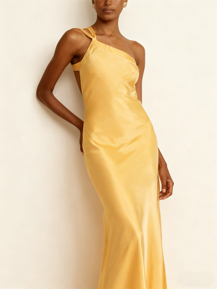 Dame elegant maxi kjole med asymmetrisk design til hals og blank satin