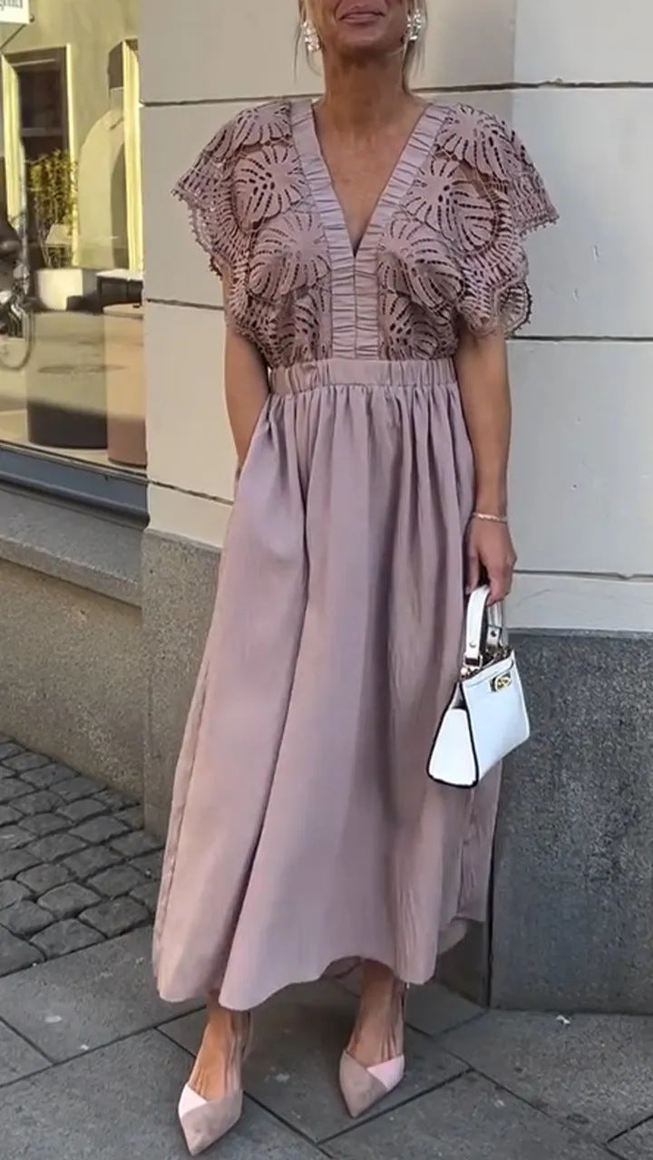 Dame maxikjole med blomstret spids oberdel og elegant taljeindsnævring Stilla