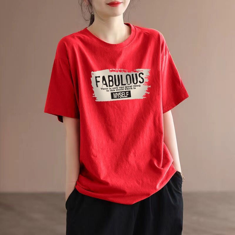 Dame T-shirt med kreativt statementtryk og afslappet snit Stilla