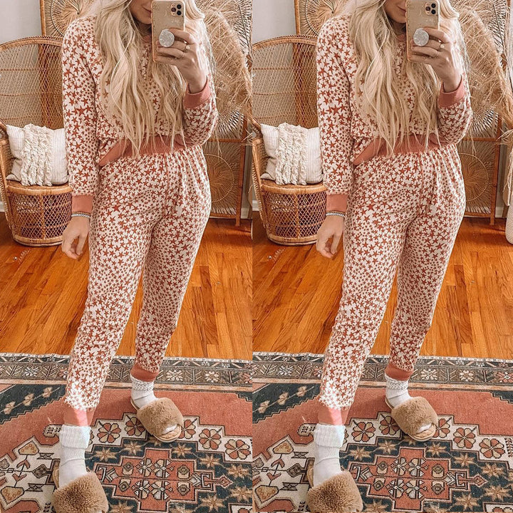 Dame hyggeligt pyjamasæt med stjernemotiv Stilla