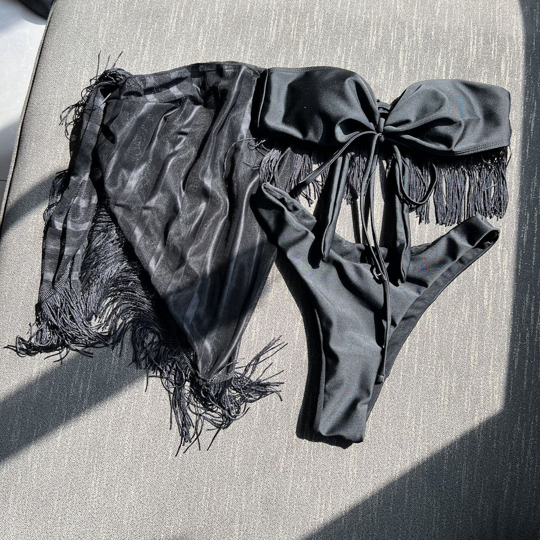 Dame bikini-sæt med frynseprydet top og omslagsskjørt Stilla