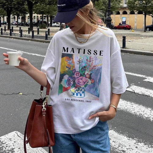 Dame T-shirt med kunstnerisk grafisk tryk og afslappet snit Skovae