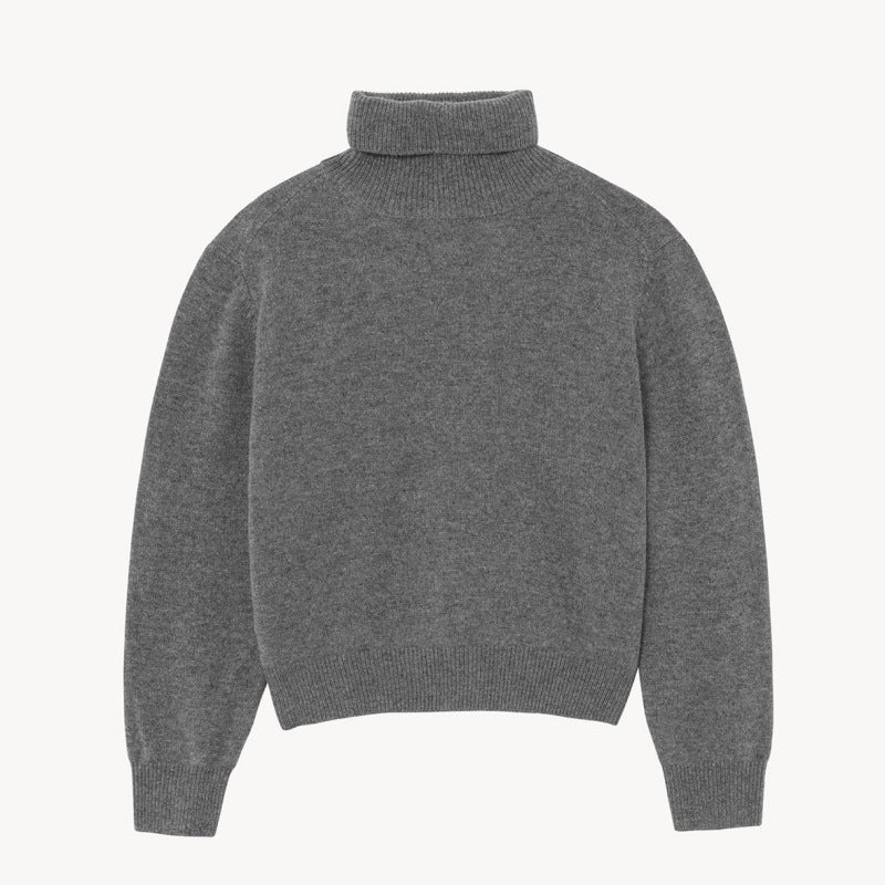 Kvinders hyggelige turtleneck sweater lavet af højkvalitets strikStilla
