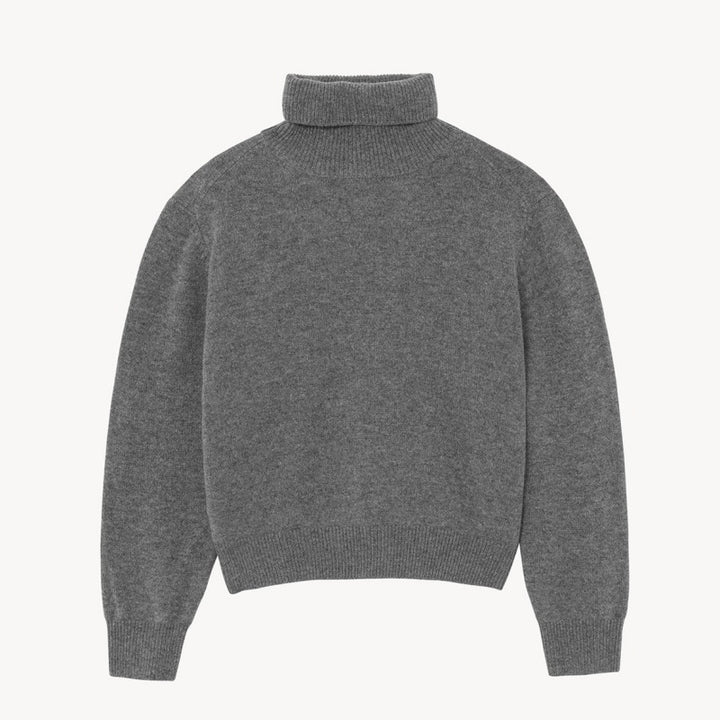 Kvinders hyggelige turtleneck sweater lavet af højkvalitets strikStilla