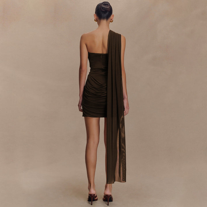 Dame cocktailkjole med asymmetrisk overdel og elegant draperingsdesign Skovae
