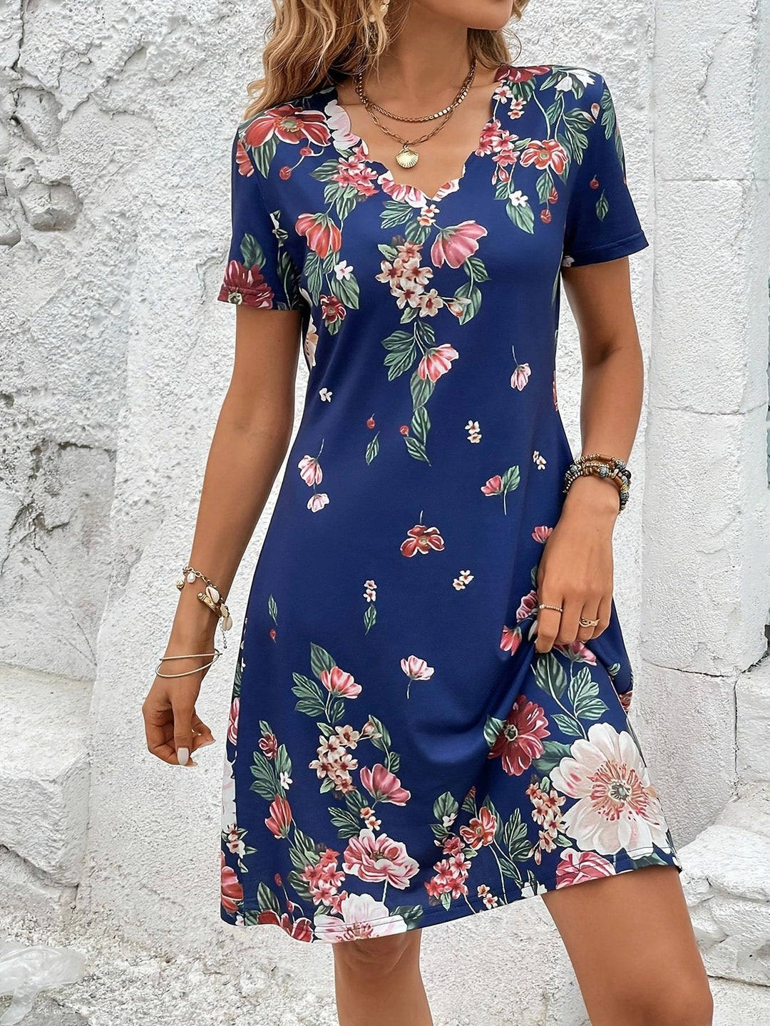 Dame Elegant sommerkjole med floralt design og afslappet snit Stilla