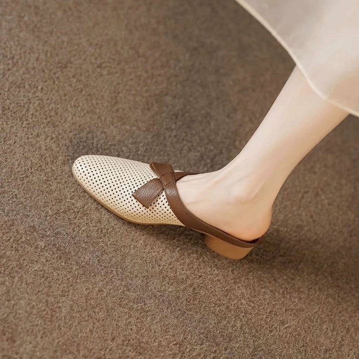 Femme Perforerede Mules med Sløjfeaccent Stilla